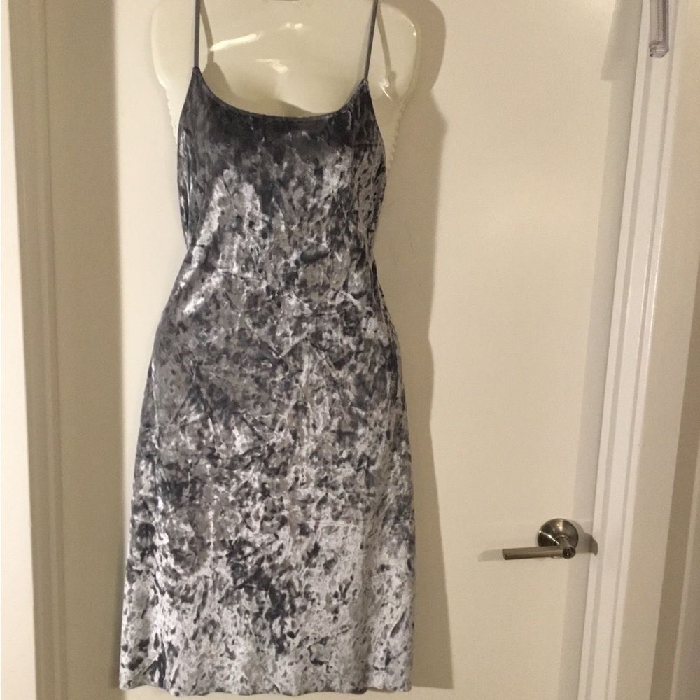 Double Zero Silver / Gray Slip Velvet Dress Size Medium $40 - Picture 1 of 11